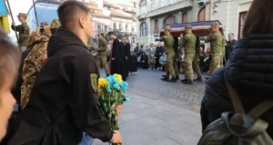 Львів у понеділок попрощається із захисниками Василем Мазуром, Романом Горячим та Андрієм Бучаком