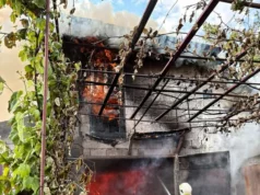 У Дрогобичі загорівся двоповерховий гараж, рятувальники не допустили поширення вогню