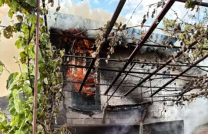 У Дрогобичі загорівся двоповерховий гараж, рятувальники не допустили поширення вогню