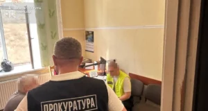 На Львівщині посадовця райспоживспілки підозрюють у самовільному будівництві поминального дому