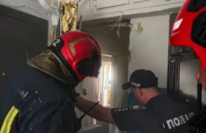 У Львові рятувальники допомогли госпіталізувати 71-річну жінку У Львові рятувальники допомогли госпіталізувати 71-річну жінку
