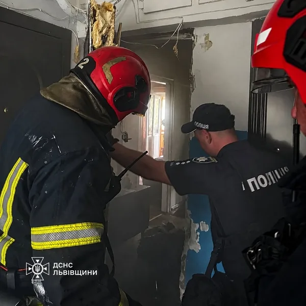 image У Львові рятувальники допомогли госпіталізувати 71-річну жінку