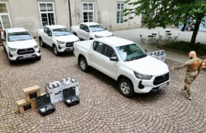 Львів передав військовим частинам техніку та авто на 7,8 млн грн