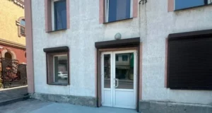 У Івано-Франковому та Вороцеві встановили нові пандуси в межах мікрогранту