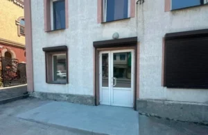 У Івано-Франковому та Вороцеві встановили нові пандуси в межах мікрогранту