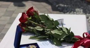 У Підгірному відкрили меморіальну таблицю полеглому захиснику Ярославу Чайці
