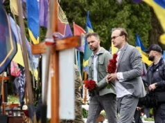 Державний секретар оборони Нідерландів вшанував полеглих захисників України у Львові Державний секретар оборони Нідерландів вшанував полеглих захисників України у Львові