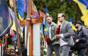 Державний секретар оборони Нідерландів вшанував полеглих захисників України у Львові Державний секретар оборони Нідерландів вшанував полеглих захисників України у Львові