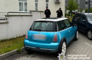 У Львові в автомобілі знайшли мертвого чоловіка з вогнепальним пораненням У Львові в автомобілі знайшли мертвого чоловіка з вогнепальним пораненням