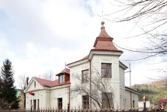 На Стрийщині історична вілла отримала охоронний договір після позову прокуратури