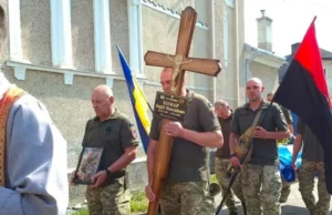 У Стрию попрощалися із захисником України Андрієм Комаром У Стрию попрощалися із захисником України Андрієм Комаром
