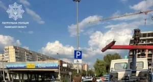 На Львівщині штрафують водіїв за паркування на місцях для людей з інвалідністю