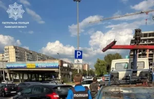 На Львівщині штрафують водіїв за паркування на місцях для людей з інвалідністю