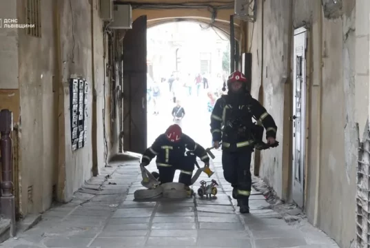 У центрі Львова загасили пожежу в підвалі житлового будинку