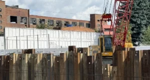 У Львові на шляхопроводі до Рясного зі сторони вул.
