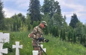 Фахівці КП «Доля» впорядкували меморіал на Верецькому перевалі