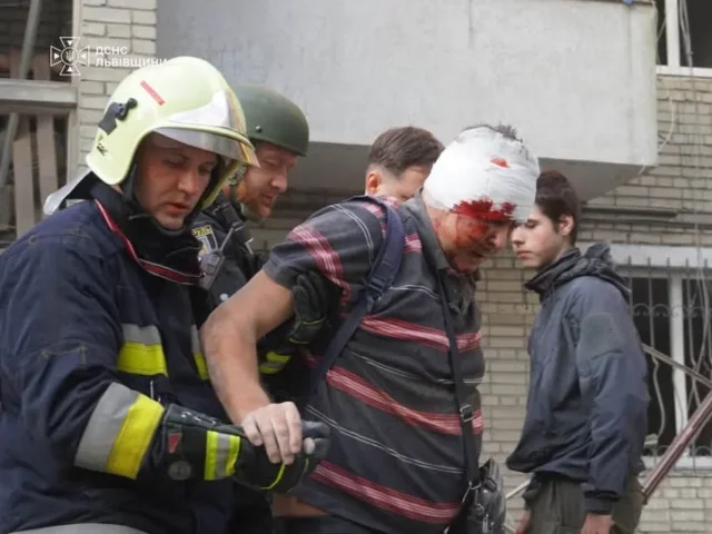 У Львові внаслідок російського удару травмовано 8 людей та врятовано 7 осіб