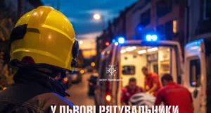 У Львові рятувальники через драбину потрапили до квартири та допомогли 84-річній жінці
