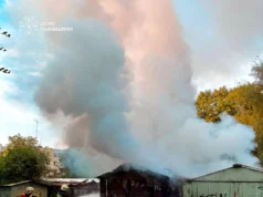 У Дрогобичі загорілися три металеві гаражі, рятувальники вберегли ще чотири У Дрогобичі загорілися три металеві гаражі, рятувальники вберегли ще чотири