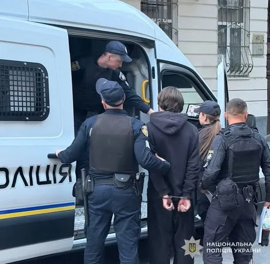 image У львівському готелі пограбували постояльця: поліція повідомила про підозру трьом молодикам
