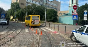 У центрі Львова автобус травмував 21-річну пішохідку