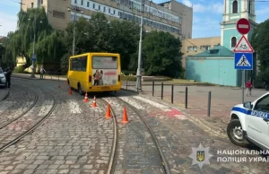 У центрі Львова автобус травмував 21-річну пішохідку