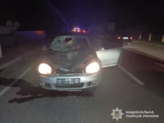(Українська) У Самборі водій Volkswagen Golf смертельно травмував пішохода з Харкова У Самборі водій Volkswagen Golf смертельно травмував пішохода з Харкова