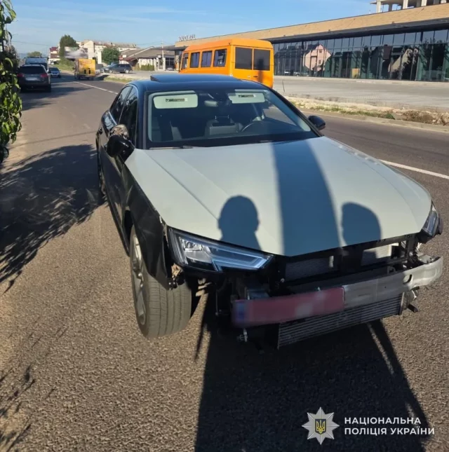 У Самборі автомобіль Audi A4 травмував пішохода