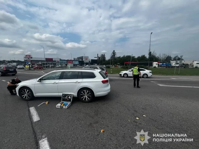 image У Стрию на трасі «Київ-Чоп» автомобіль травмував двох пішоходів