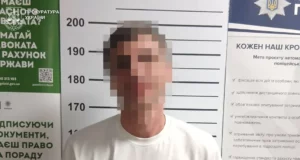 У Винниках львів’янину повідомили про підозру в розбійному нападі з «пістолетом» на водія Mercedes-Benz