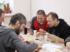 У Львові запускають «Мобільний простір підтримки» для бездомних У Львові запускають «Мобільний простір підтримки» для бездомних