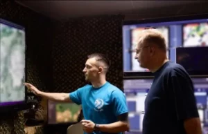 Місяць під ворожими FPV-дронами: візит львівської делегації на південь України Місяць під ворожими FPV-дронами: візит львівської делегації на південь України