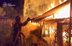 У Винниках загорілися два дачні будинки, пожежу ліквідували рятувальники