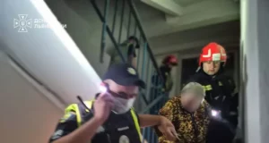 У Львові вибух акумулятора спричинив пожежу в квартирі, рятувальники евакуювали шістьох людей