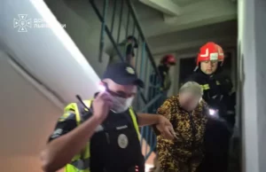 У Львові вибух акумулятора спричинив пожежу в квартирі, рятувальники евакуювали шістьох людей У Львові вибух акумулятора спричинив пожежу в квартирі, рятувальники евакуювали шістьох людей