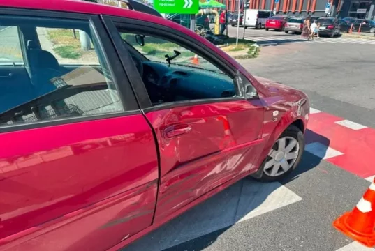 У Львові травмувалися мотоцикліст і 14-річний пасажир через зіткнення з Chevrolet