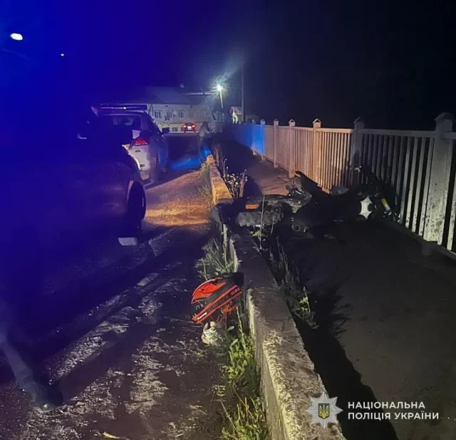 image У Хирові внаслідок ДТП травмувалися неповнолітні водій і пасажир мотоцикла
