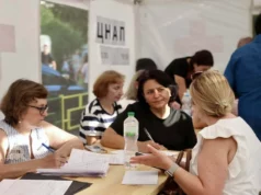 У Львові завершили роботу виїзні ЦНАПи біля будинків, пошкоджених ракетним ударом