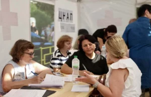 У Львові завершили роботу виїзні ЦНАПи біля будинків, пошкоджених ракетним ударом