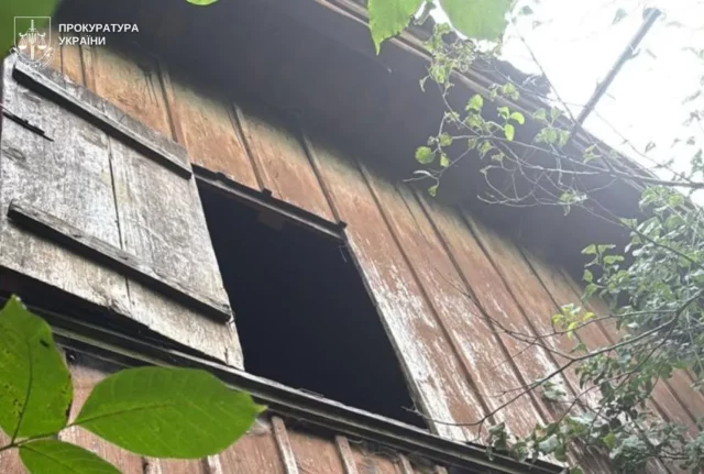 image У Дрогобичі чоловік загинув після падіння з горища, жінці оголосили підозру