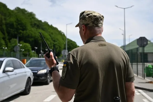 image Черги на виїзд і в’їзд на українсько-польському кордоні на Львівщині