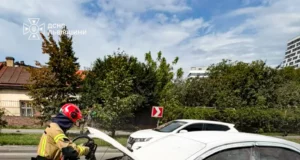 У Львові під час руху загорівся автомобіль на вул.