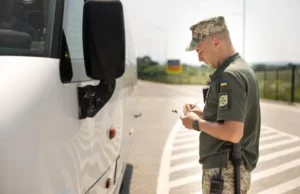 На кордоні з Польщею перевантажені пункти пропуску «Краківець» та «Шегині» На кордоні з Польщею перевантажені пункти пропуску «Краківець» та «Шегині»