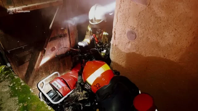 image У Львові під час пожежі в підвалі врятували чотирьох людей, серед них дитина