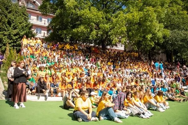 image У Трускавці діти створили найбільшу мапу України з арт-карток