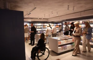 У Львові в колишньому кінотеатрі відкрили книгарню-кав’ярню «Сенс» У Львові в колишньому кінотеатрі відкрили книгарню-кав’ярню «Сенс»
