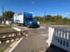 У Брюховичах перекриють залізничний переїзд: зміниться рух автобуса № 67