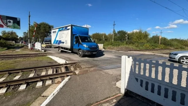 image У Брюховичах перекриють залізничний переїзд: зміниться рух автобуса № 67