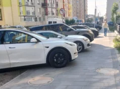 На вул. Залізничній у Львові дозволене лише паралельне паркування вздовж бордюру На вул.