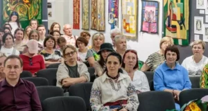 У Львівському музеї історії релігії відкрили виставку «Колір відстані» Оксани Гірняк